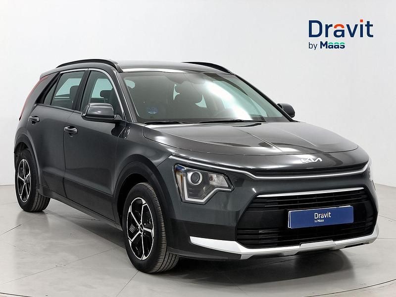 Usado Kia Niro 141 CV (103 kW) 2022 Gris / plata SUV