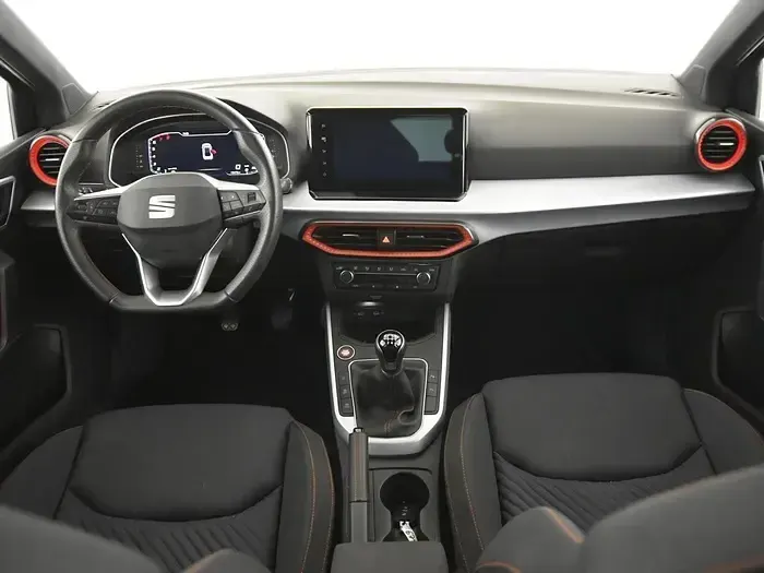 Usado Seat Arona FR 115 CV (84 kW) 2025 Gris/plata SUV