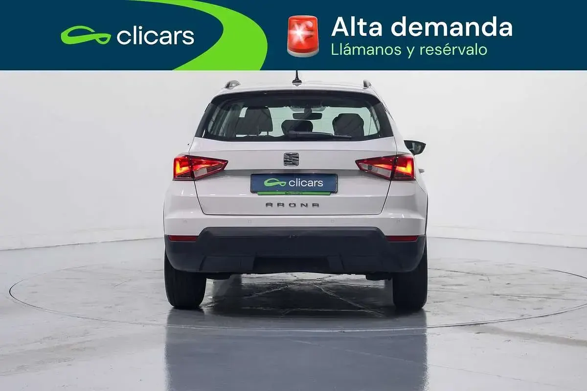 Usado Seat Arona Ecomotive 110 CV (80 kW) 2020 Blanco SUV