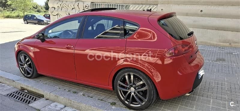 Usado Seat Leon CUPRA 240 CV (176 kW) 2008 Rojo Utilitario