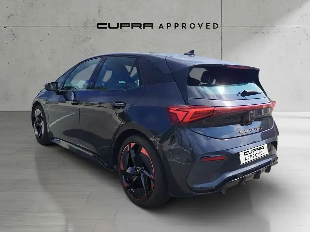 Usado Cupra Born 150 kW (204 CV) 2021 Gris Utilitario