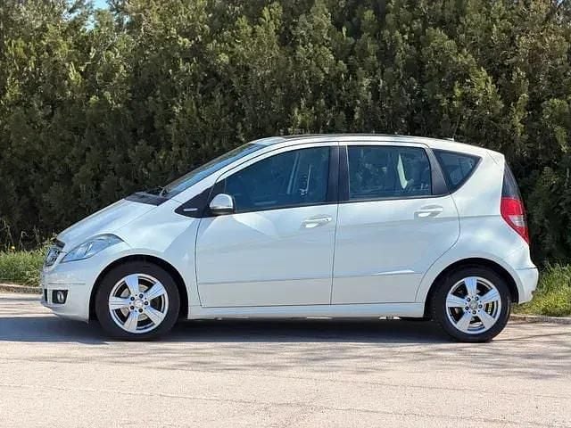 Usado Mercedes A180 Style 109 HP (80 kW) 2012 Branco Sedan