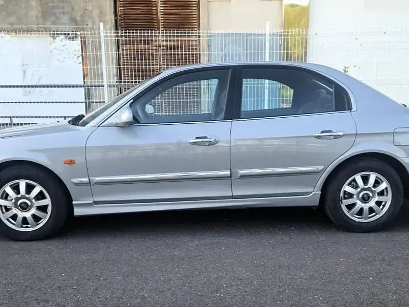 Usado Kia Magentis 136 CV (100 kW) 2003 Gris / plata Berlina