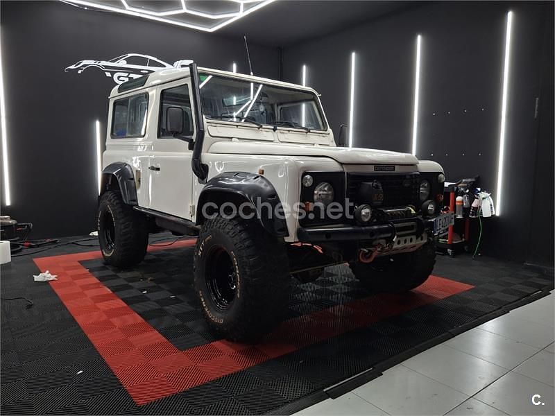 Blanco Usado 1998 Land Rover Defender SUV | 25.500 € (Un poco caro) - Imagen 1/4