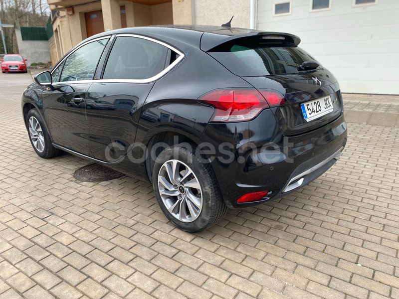 Usado DS Automobiles DS4 Style 120 CV (88 kW) 2015 Negro Berlina