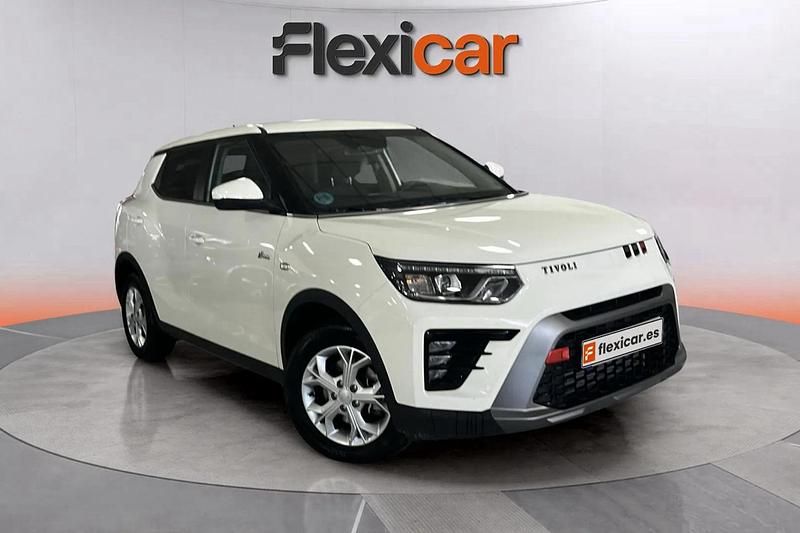 Blanco Usado 2025 Ssangyong (KGM) Tivoli SUV | 17.490 € - Imagen 1/4