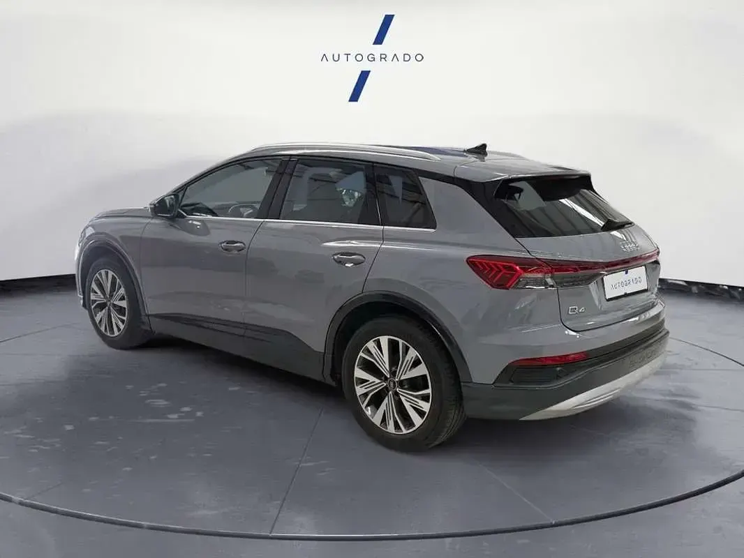 Usado Audi Q4 e-tron Advanced Plus 219 kW (299 CV) 2022 Gris SUV