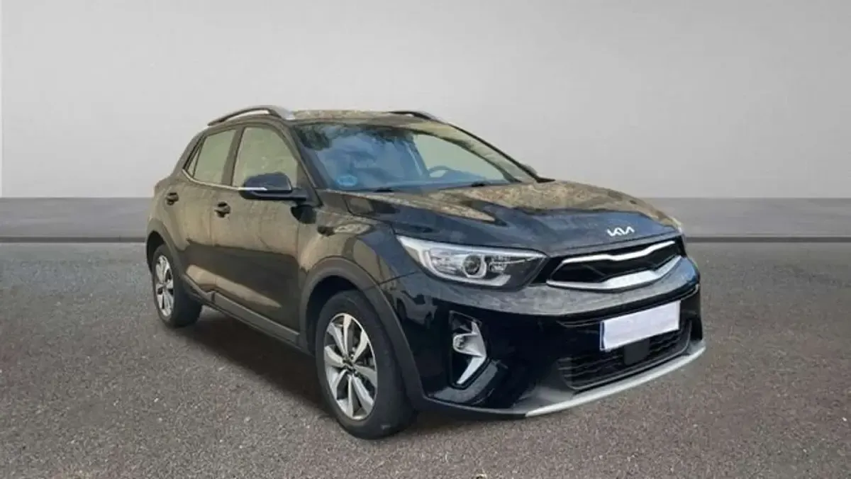 Usado Kia Stonic 84 CV (61 kW) 2023 Negro SUV