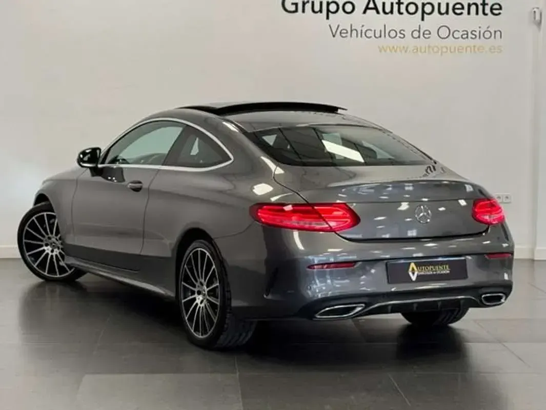 Usado Mercedes C220 AMG 170 CV (125 kW) 2017 Gris Coupe