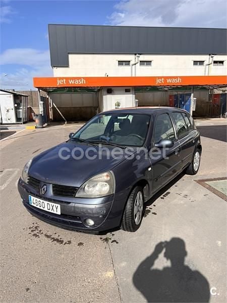 Usado Renault Clio II Authentique 75 CV (55 kW) 2006 Azul Berlina