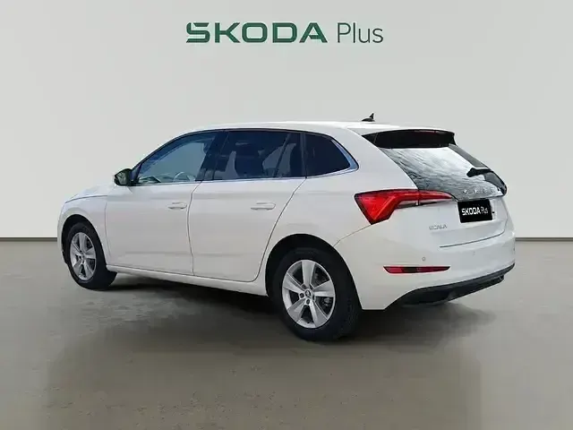 Usado Skoda Scala Ambition 95 CV (69 kW) 2020 Blanco Utilitario