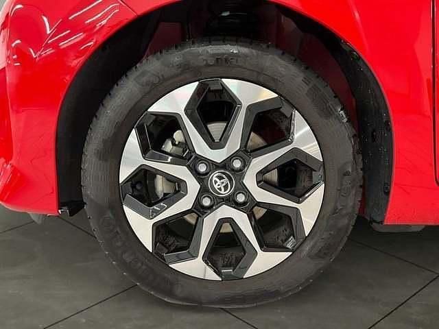 Usado Toyota Aygo X-play 72 CV (52 kW) 2021 Rojo Utilitario