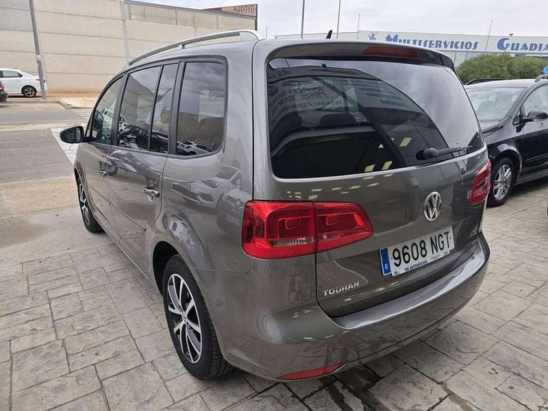 Usado VW Touran Edition 105 CV (77 kW) 2011 Gris Monovolumen