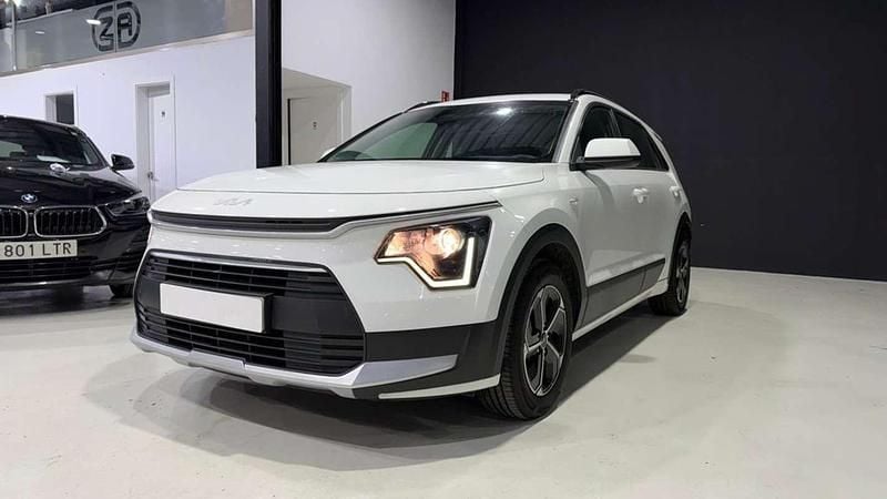Usado Kia Niro 141 CV (103 kW) 2022 Blanco SUV