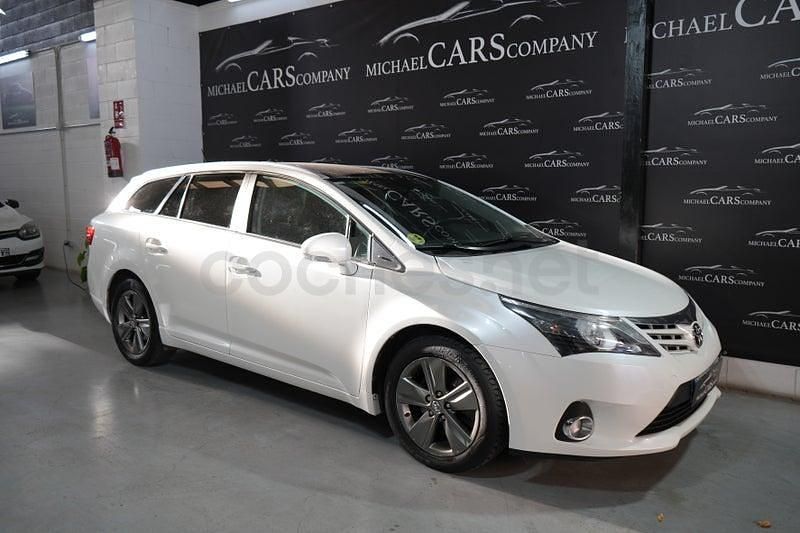 Usado Toyota Avensis Executive 150 CV (110 kW) 2014 Blanco Familiar