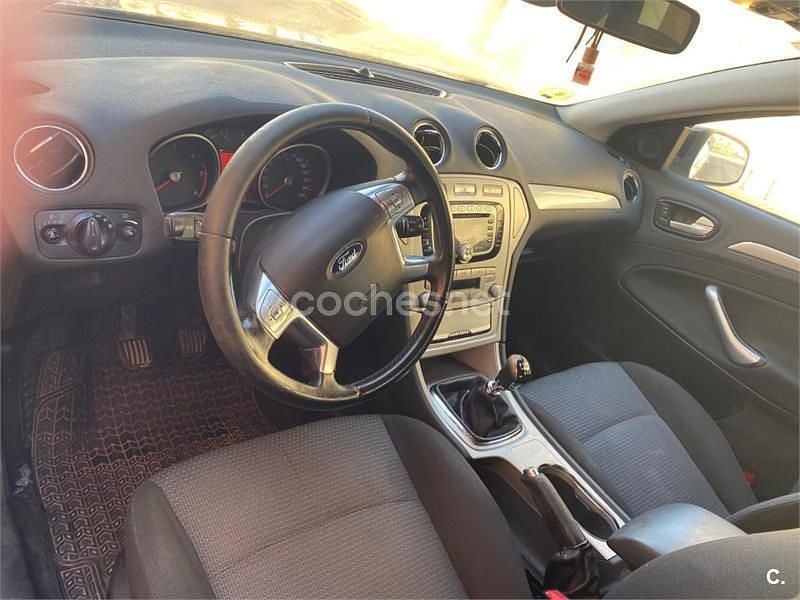 Usado Ford Mondeo Trend 140 CV (102 kW) 2009 Negro Berlina