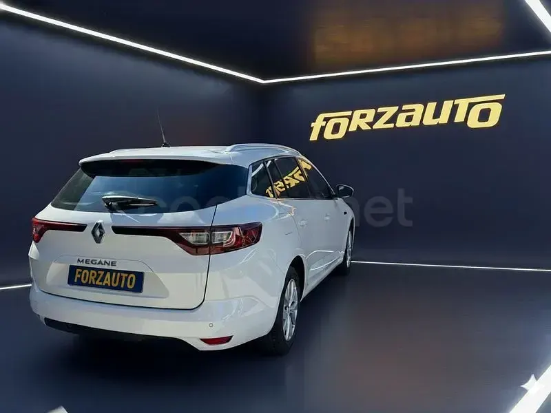 Usado Renault Mégane GrandTour LIMITED 140 CV (102 kW) 2024 Blanco Familiar