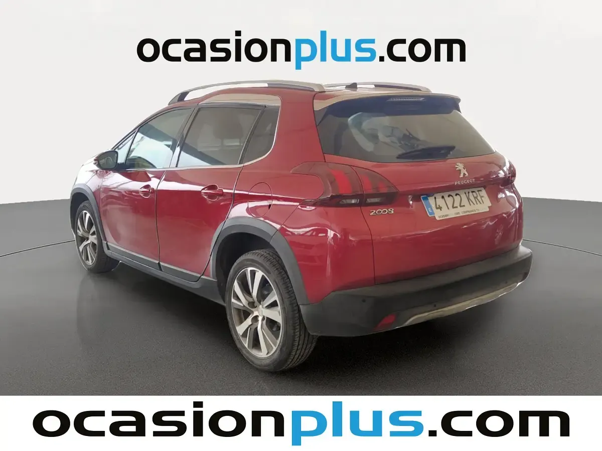 Usado Peugeot 2008 Allure 120 CV (88 kW) 2018 Rojo SUV