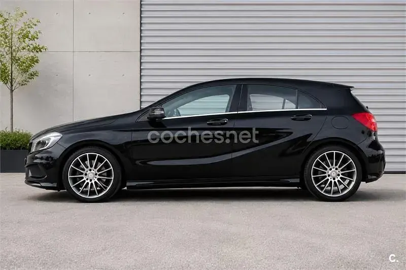 Usado Mercedes A250 211 CV (155 kW) 2013 Negro Utilitario