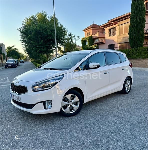 Blanco Usado 2015 Kia Carens Monovolumen | 9600 € (Precio justo) - Imagen 1/4