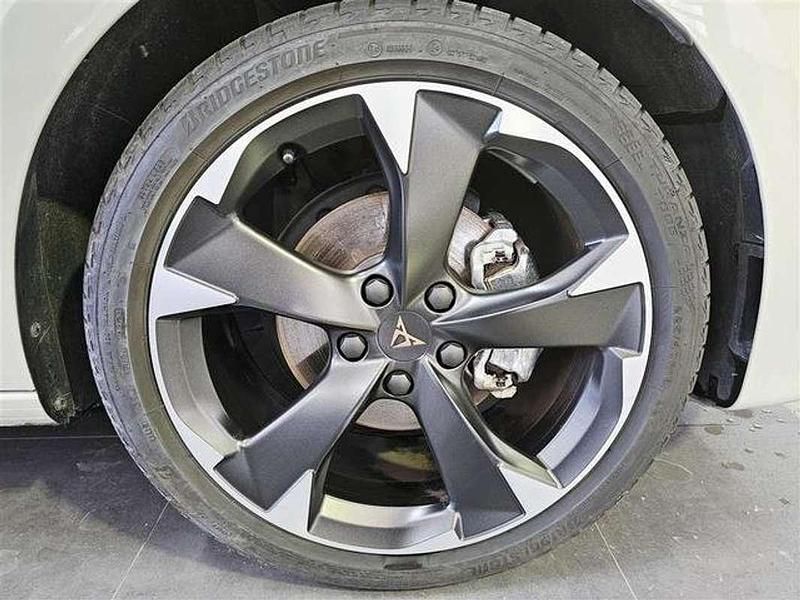 Usado Cupra Leon 150 CV (110 kW) 2025 Beige Utilitario