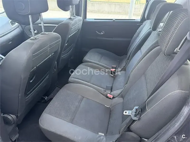Usado Renault Scénic III Expression 105 CV (77 kW) 2009 Gris / plata Monovolumen