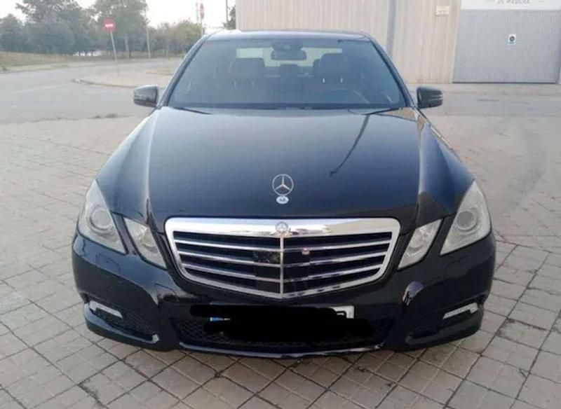 Negro Usado 2010 Mercedes E350 Avantgarde Berlina | 11.999 € (Buen precio) - Imagen 1/4
