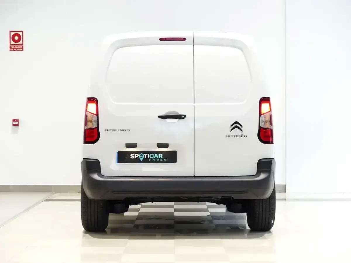 Käytetty Citroën Berlingo PureTech 110 HP (80 kW) 2023 Valkoinen Tila-auto