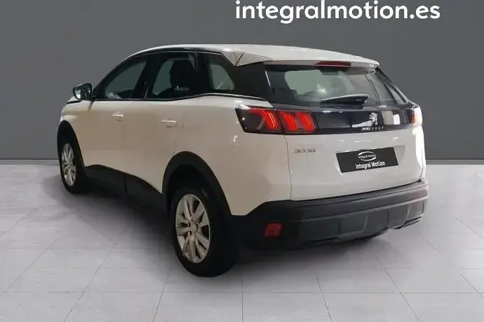 Usado Peugeot 3008 Active 130 CV (95 kW) 2022 SUV