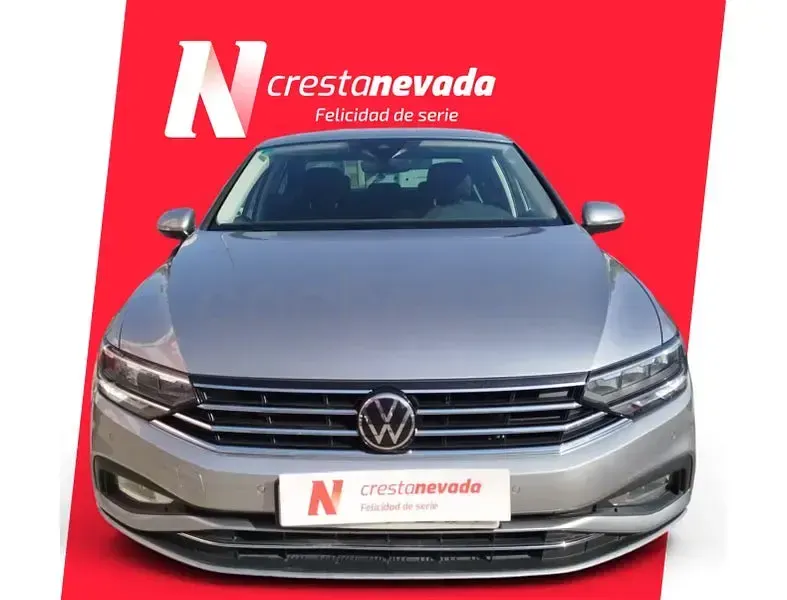 Usado VW Passat Executive 150 CV (110 kW) 2022 Gris / plata Familiar