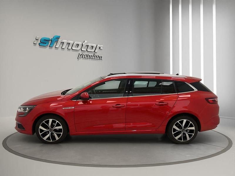 Usado Renault Mégane GrandTour Bose Edition 149 CV (109 kW) 2020 Rojo metalizado Familiar