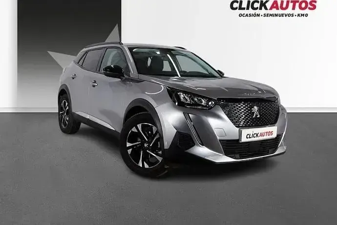 Usado Peugeot 2008 Allure 100 CV (73 kW) 2022 Gris SUV