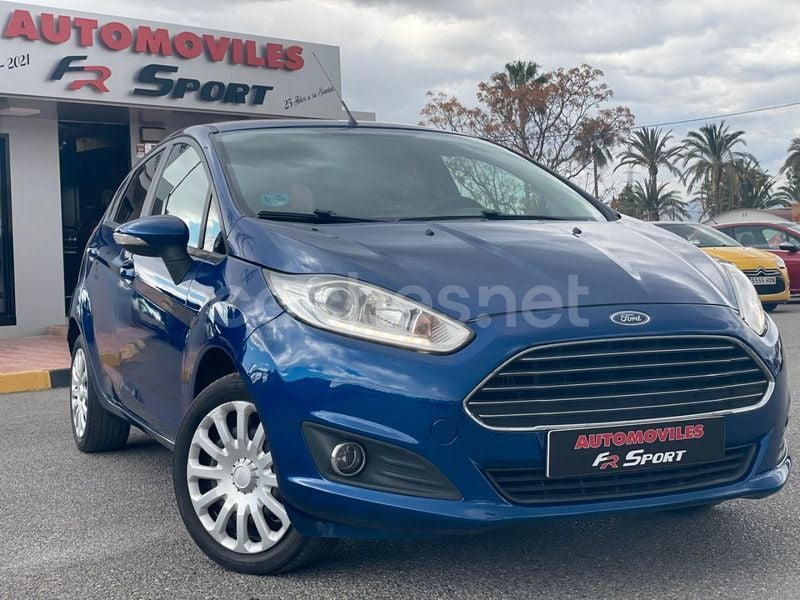 Azul Usado 2015 Ford Fiesta Trend Utilitario | 5600 € (Un poco caro) - Imagen 1/4