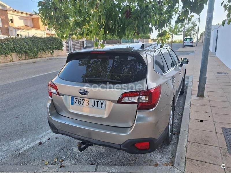 Usado Subaru Outback 150 CV (110 kW) 2017 Beige Familiar