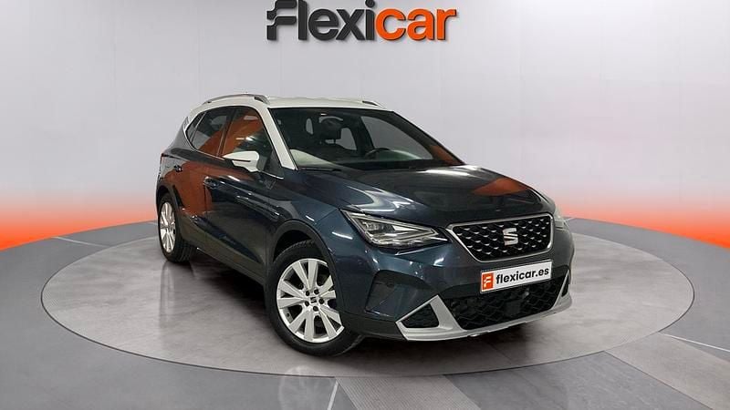 Usado Seat Arona Xperience 110 CV (80 kW) 2022 Gris SUV