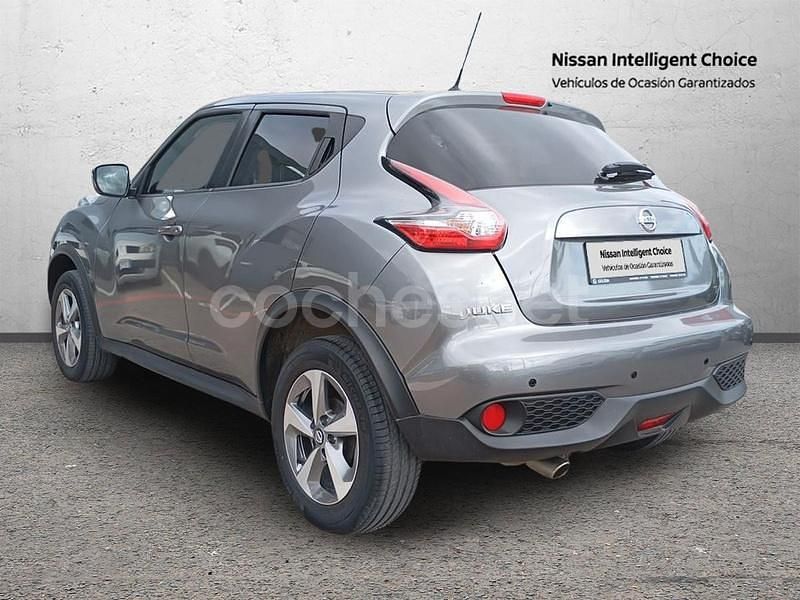 Usado Nissan Juke Acenta 110 CV (80 kW) 2019 Gris / plata SUV