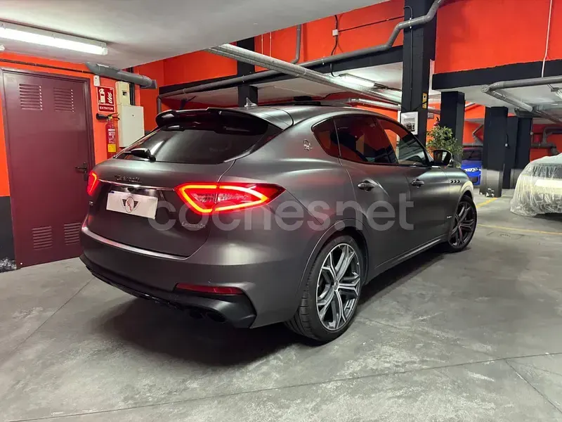 Usado Maserati Levante 430 CV (316 kW) 2019 Gris / plata SUV