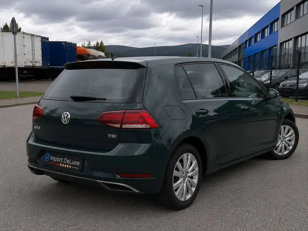 Usado VW Golf VII 110 CV (80 kW) 2017 Verde Utilitario