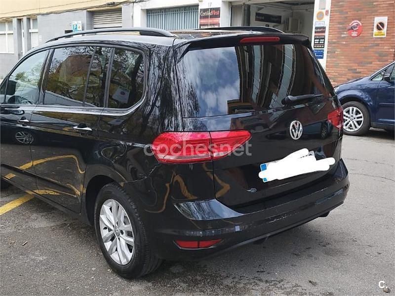 Usado VW Touran Advance 110 CV (80 kW) 2016 Negro Monovolumen
