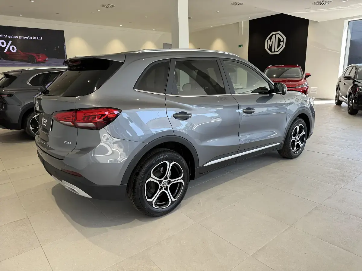 Nuevo MG ZS Comfort 116 CV (85 kW) 2026 Azul SUV