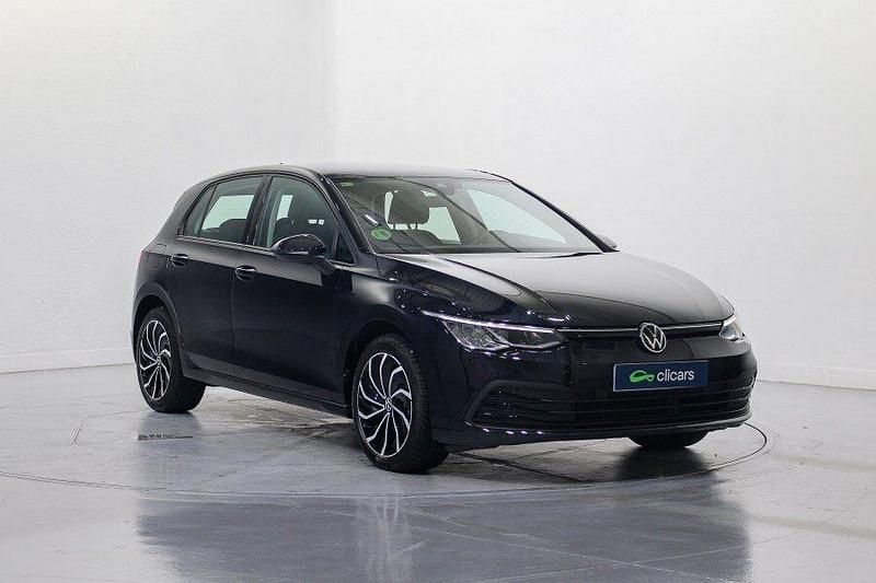 Usado VW Golf VII Life 115 CV (84 kW) 2021 Negro Utilitario