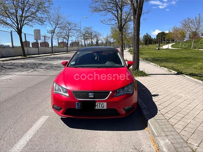 Usado Seat Leon Style 105 CV (77 kW) 2013 Rojo Berlina