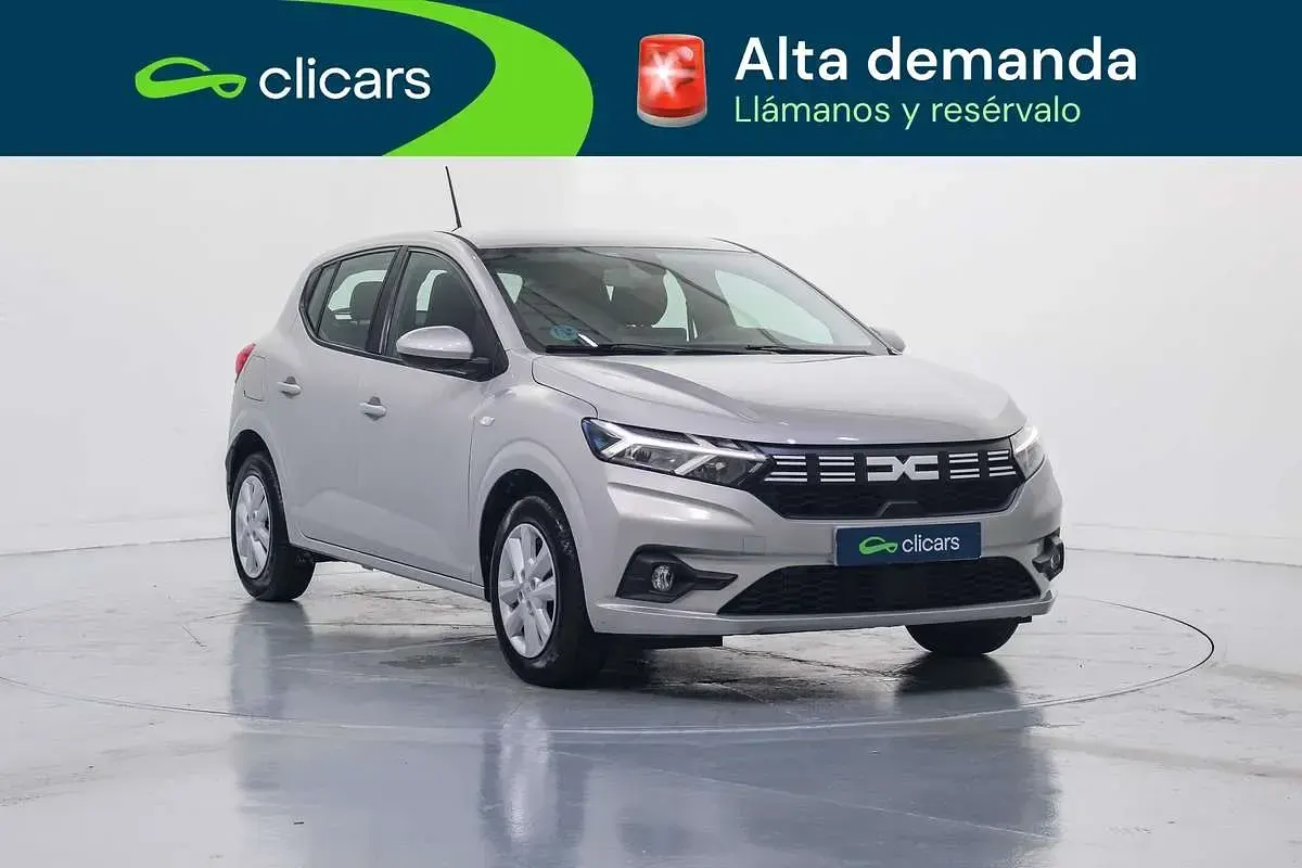 Usado Dacia Sandero Expression 91 CV (66 kW) 2023 Gris Utilitario