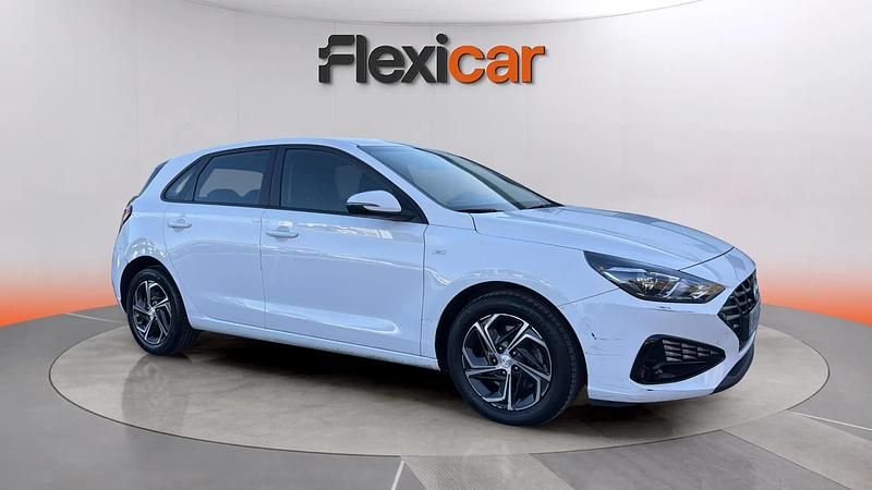 Käytetty Hyundai i30 120 HP (88 kW) 2023 Sedan