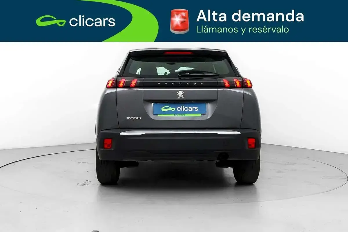 Usado Peugeot 2008 Active 101 CV (74 kW) 2021 Gris SUV