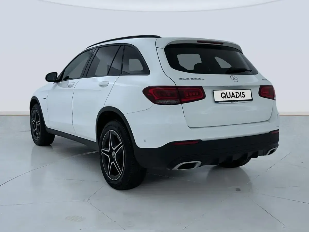 Usado Mercedes GLC300e 320 CV (235 kW) 2022 Blanco SUV