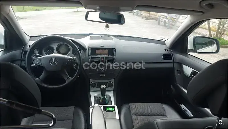 Usado Mercedes C220 Avantgarde 150 CV (110 kW) 2008 Blanco Berlina