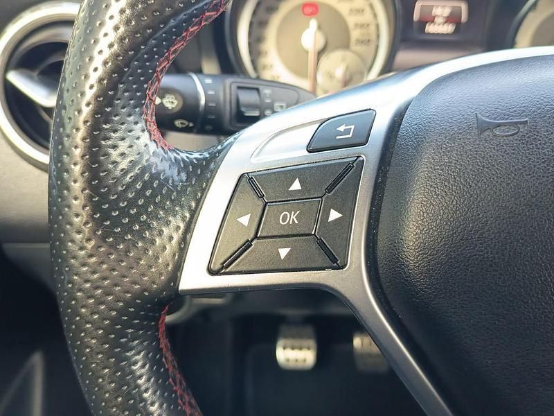 Usado Mercedes GLA200 AMG line 136 CV (100 kW) 2015 Blanco SUV