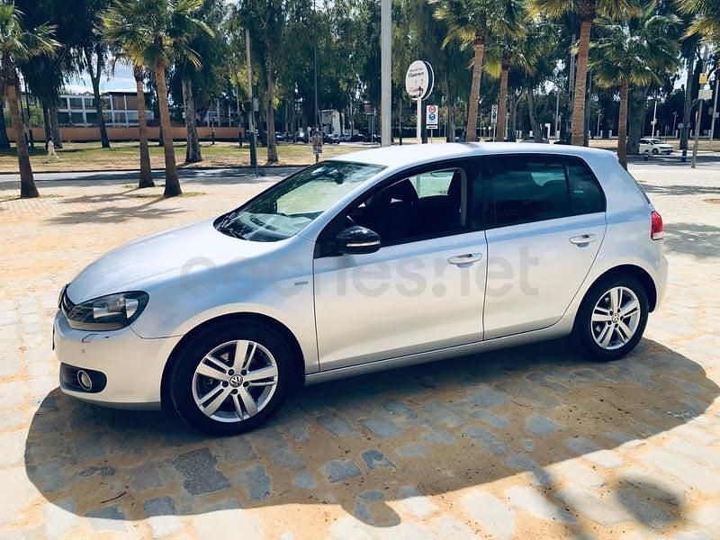 Usado VW Golf VII 105 CV (77 kW) 2012 Gris / plata Berlina