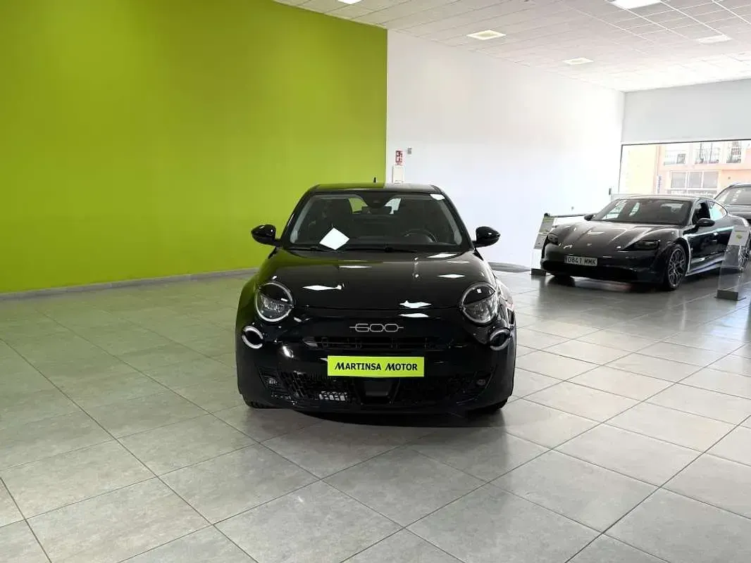 Usado Fiat 600 Pop 110 CV (80 kW) 2025 Negro SUV